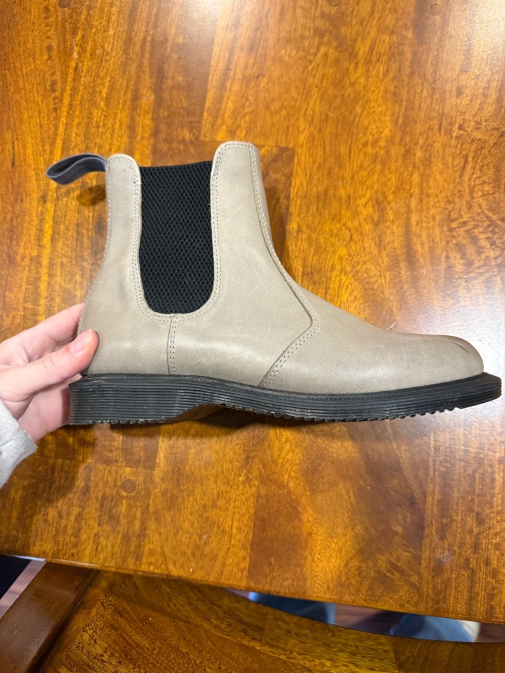 Dr. Martens flora light grey Chelsea boots Women’s 5